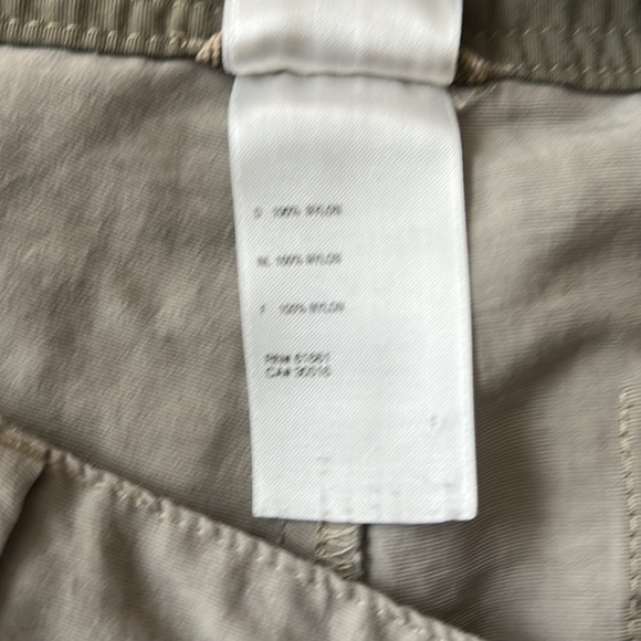 North Face Shorts. - Picture 8 of 8